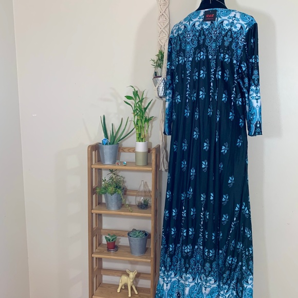 R & B collection patterned plus size dress 2X maxi - Picture 5 of 8